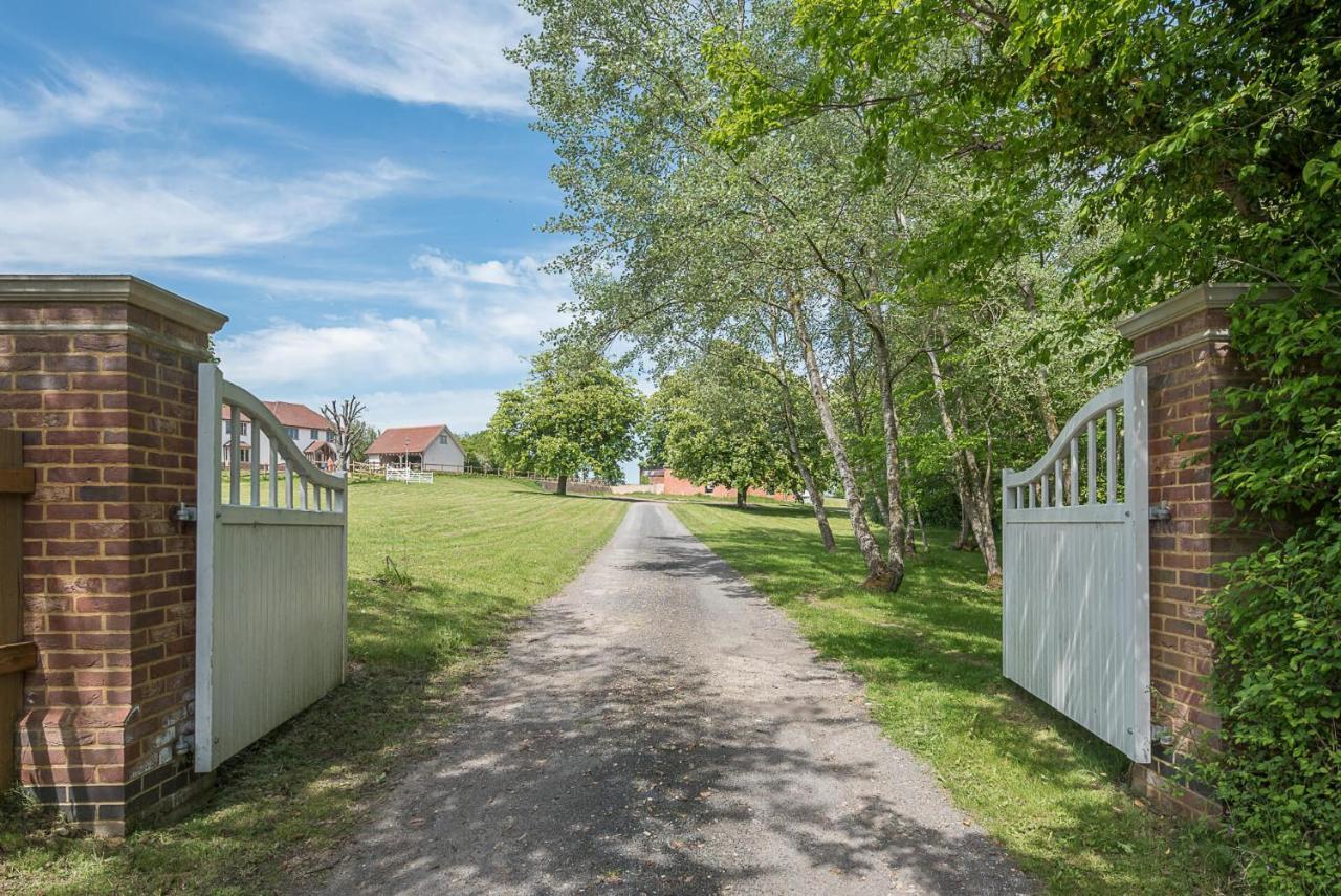 Chapel Cottage At Pond Hall Farm, Stunnning Property With Private Hot Tub, Hadleigh 伊普斯威奇 外观 照片