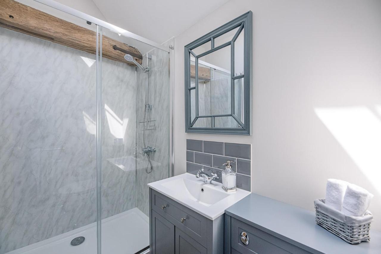 Chapel Cottage At Pond Hall Farm, Stunnning Property With Private Hot Tub, Hadleigh 伊普斯威奇 外观 照片