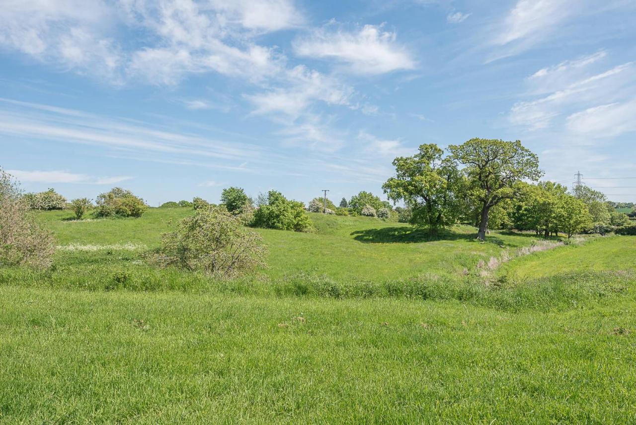 Chapel Cottage At Pond Hall Farm, Stunnning Property With Private Hot Tub, Hadleigh 伊普斯威奇 外观 照片